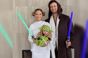 family dressed as Star Wars characters for halloween